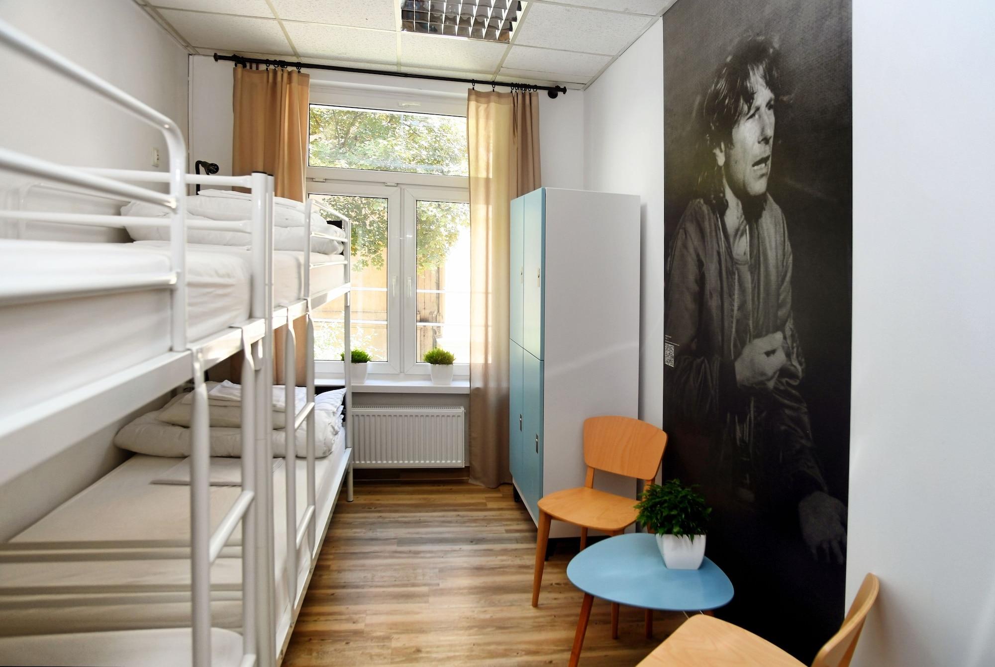 Warsaw Hostel Centrum Private Rooms & Dorms Exterior photo
