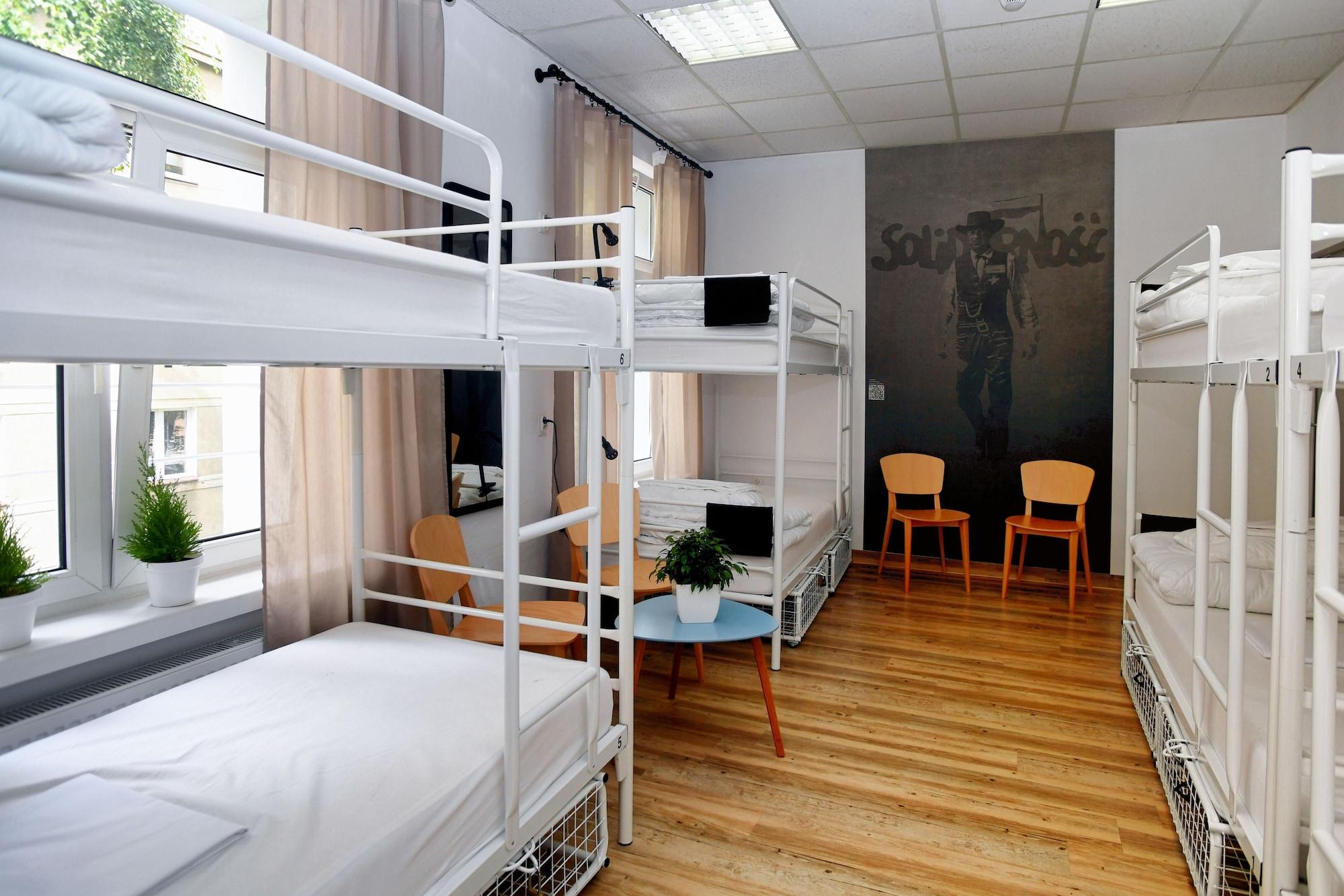 Warsaw Hostel Centrum Private Rooms & Dorms Exterior photo