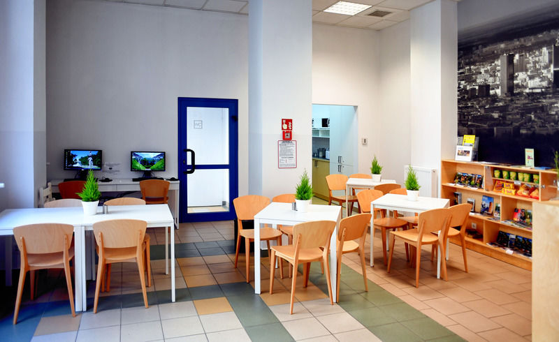 Warsaw Hostel Centrum Private Rooms & Dorms Exterior photo