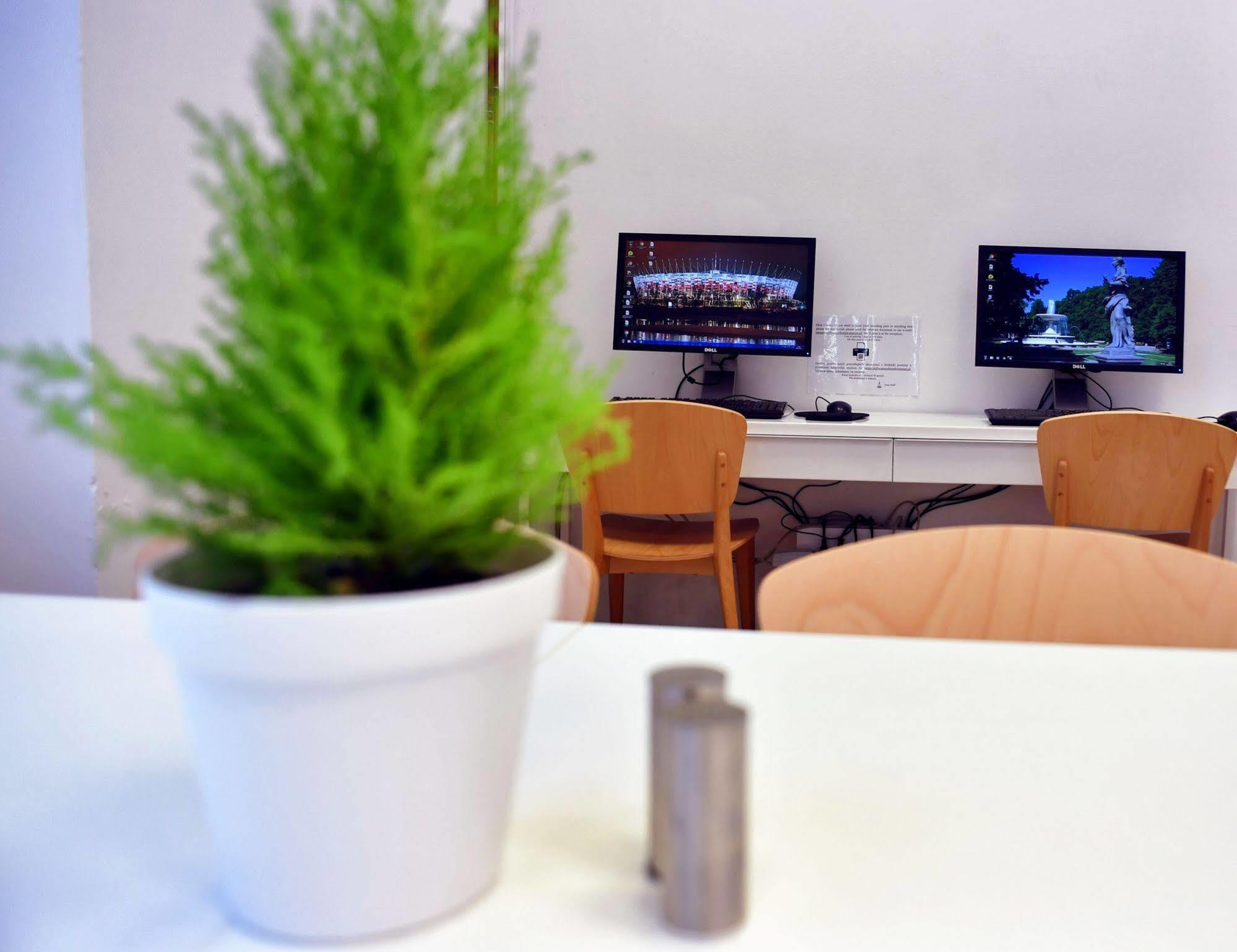 Warsaw Hostel Centrum Private Rooms & Dorms Exterior photo